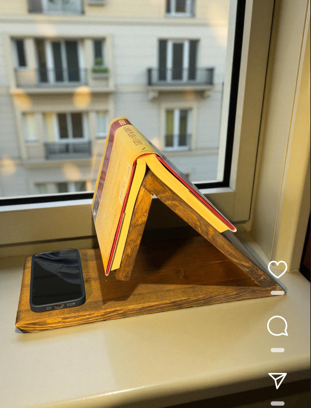 Wooden bookmark organizer