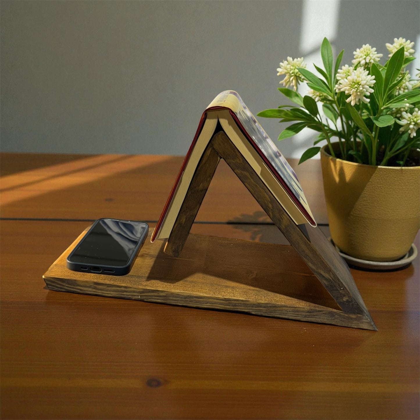 Wooden bookmark organizer